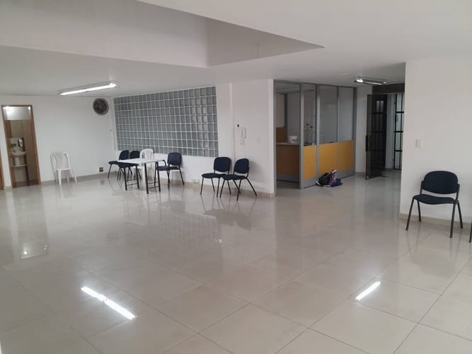 Oficina en venta en El Poblado, Medellín, 157 m² · foto 9 de 12