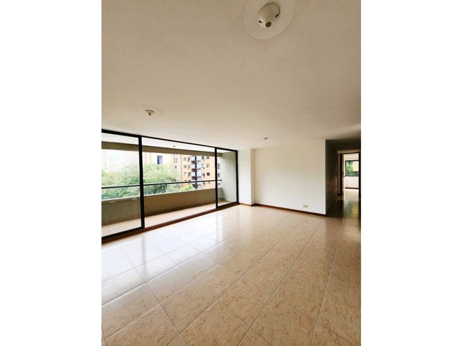 Apartamento de 3 alcobas en venta en El Poblado, Medellín, 114 m² · foto 2 de 15