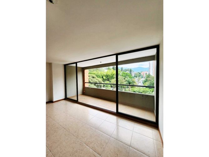 Apartamento de 3 alcobas en venta en El Poblado, Medellín, 114 m² · foto 3 de 15