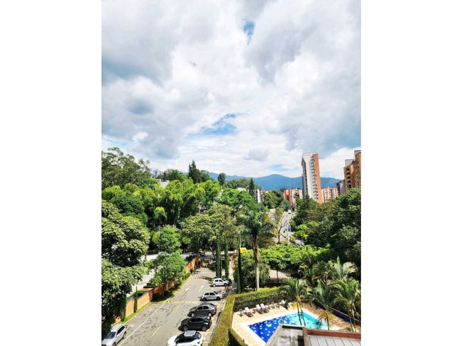 Apartamento de 3 alcobas en venta en El Poblado, Medellín, 114 m² · foto 4 de 15