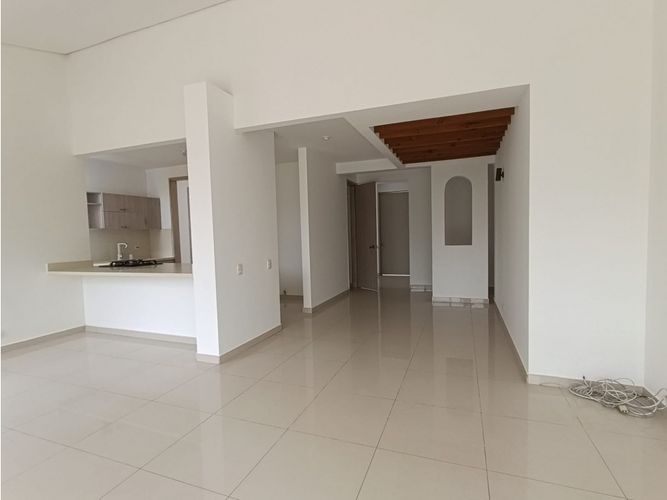 Casa de 3 alcobas en venta en El Castillo, Jamundí, 272 m² · foto 4 de 24