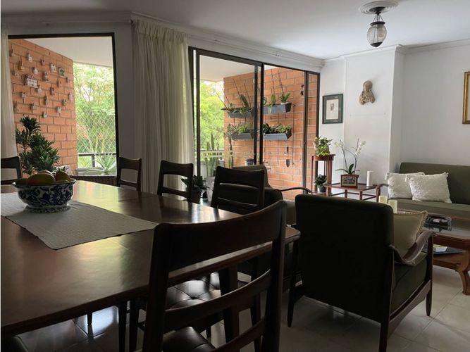 Apartamento de 3 alcobas en venta en El Tesoro, Medellín, 127 m² · foto 3 de 9