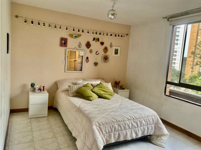 Apartamento de 3 alcobas en venta en El Tesoro, Medellín, 127 m² · foto 6 de 9