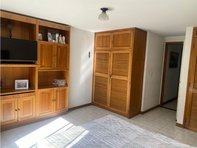Apartamento de 3 alcobas en venta en El Tesoro, Medellín, 127 m² · foto 7 de 9