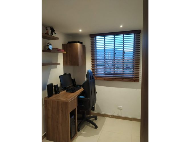 Apartamento de 3 alcobas en venta en Cabañas, Bello, 58 m² · foto 4 de 13