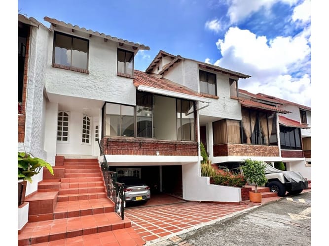 Casa de 4 alcobas en venta en Nueva Tequendama, Cali, 432 m² · foto 2 de 24