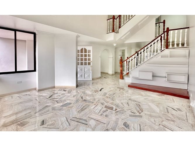 Casa de 4 alcobas en venta en Nueva Tequendama, Cali, 432 m² · foto 3 de 24