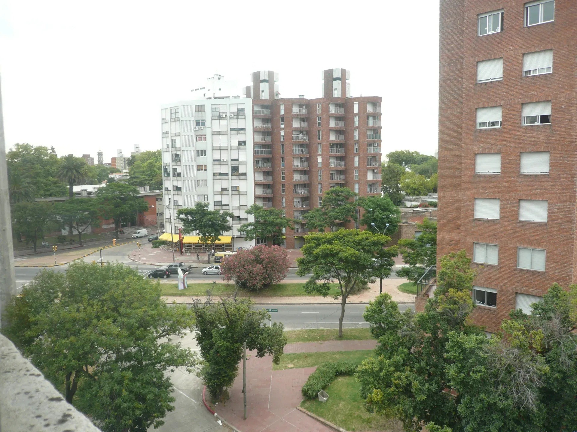 ALQUILER EN LA BLANQUEADA/ PARQUE BATLLE DE 3 DORMITORIOS EN PISO ALTO AL FRENTE, SUM Y PARRILLERO · Foto 9