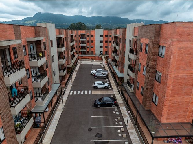Apartamento de 3 alcobas en venta en La Ceja, 74 m² · foto 3 de 18