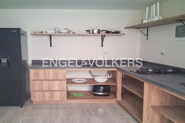 Casa de 9 alcobas en venta en Laureles, Medellín, 365 m² · foto 3 de 7