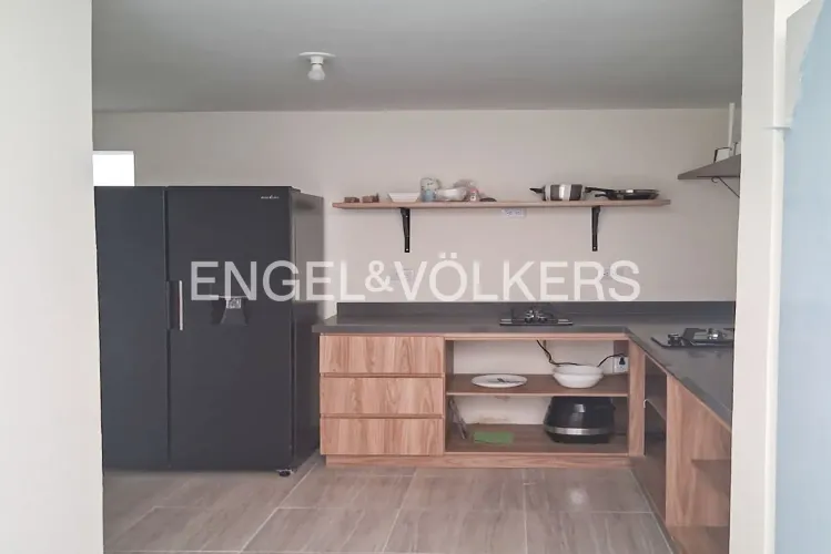 Casa de 9 alcobas en venta en Laureles, Medellín, 365 m² · foto 2 de 7