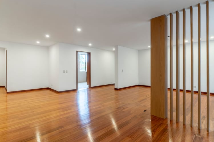 Apartamento de 2 alcobas en venta en Santa Barbara Occidental, Bogotá, 183 m² · foto 4 de 19