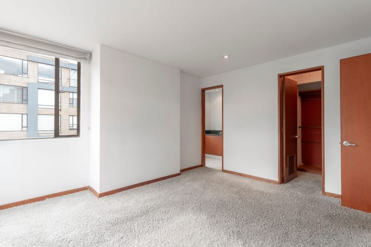 Apartamento de 2 alcobas en venta en Santa Barbara Occidental, Bogotá, 183 m² · foto 9 de 19
