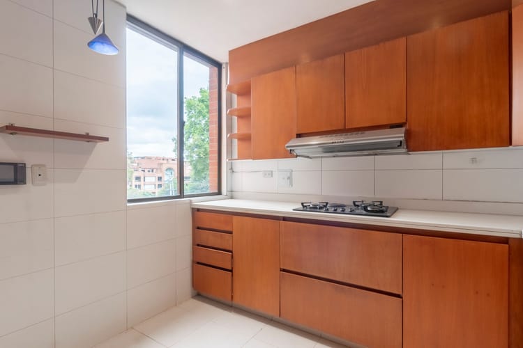 Apartamento de 2 alcobas en venta en Santa Barbara Occidental, Bogotá, 183 m² · foto 10 de 19