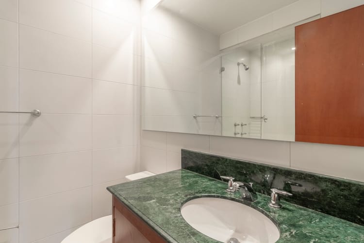 Apartamento de 2 alcobas en venta en Santa Barbara Occidental, Bogotá, 183 m² · foto 13 de 19