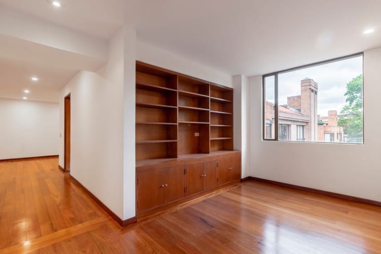 Apartamento de 2 alcobas en venta en Santa Barbara Occidental, Bogotá, 183 m² · foto 18 de 19