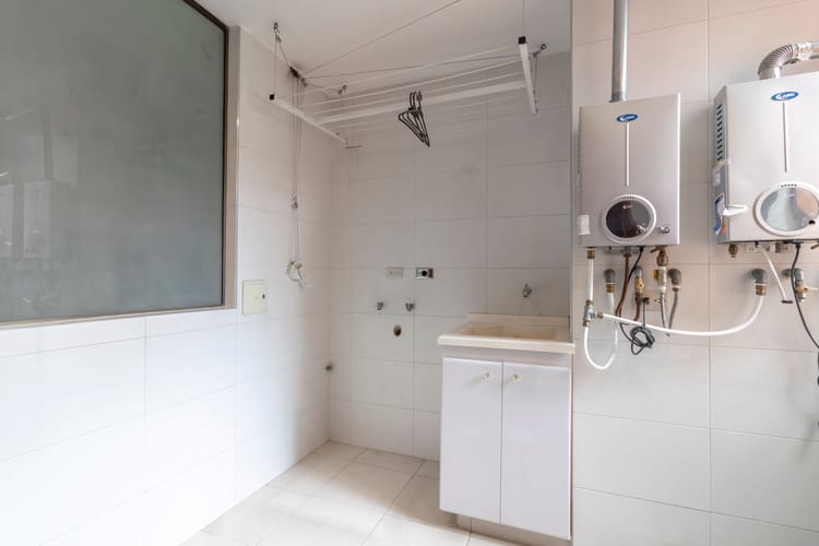 Apartamento de 2 alcobas en venta en Santa Barbara Occidental, Bogotá, 183 m² · foto 19 de 19