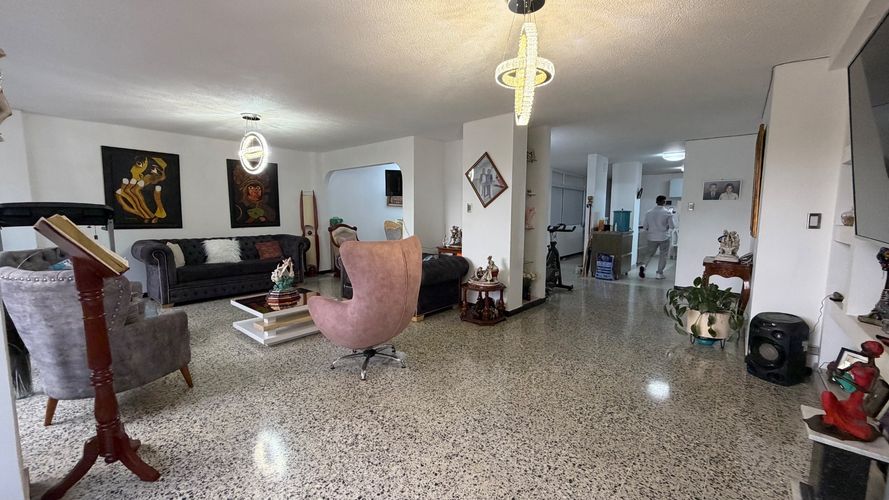Apartamento de 3 alcobas en venta en La Pola, Ibagué, 163 m² · foto 2 de 18