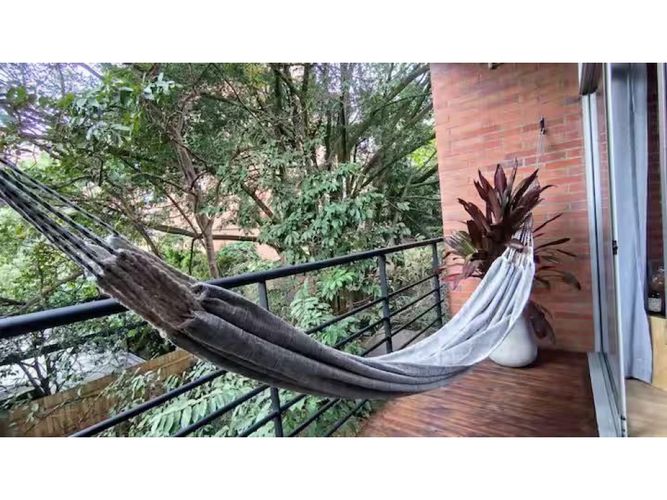 Apartamento de 1 alcoba en venta en Lalinde, Medellín, 72 m² · foto 4 de 24