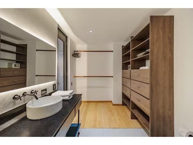 Apartamento de 1 alcoba en venta en Lalinde, Medellín, 72 m² · foto 5 de 24