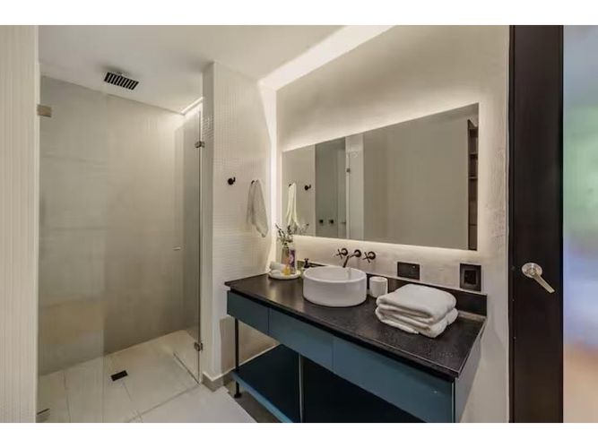 Apartamento de 1 alcoba en venta en Lalinde, Medellín, 72 m² · foto 16 de 24