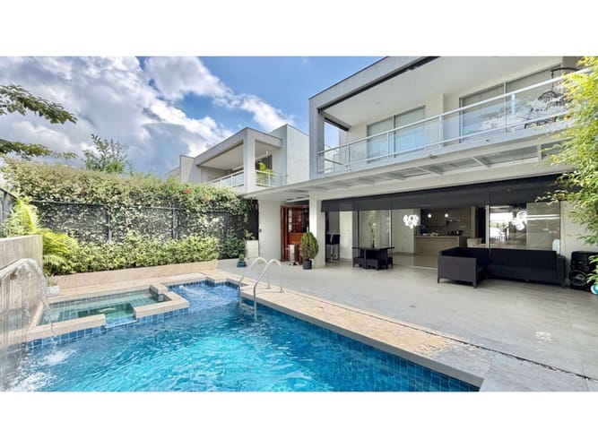 Casa de 3 alcobas en venta en Las Mercedes, Jamundí, 203 m² · foto 2 de 24