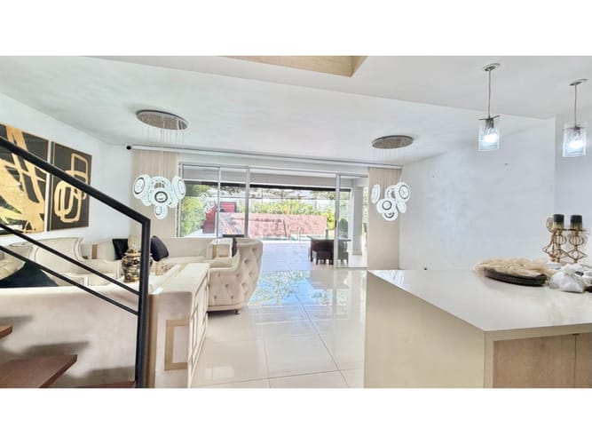 Casa de 3 alcobas en venta en Las Mercedes, Jamundí, 203 m² · foto 4 de 24