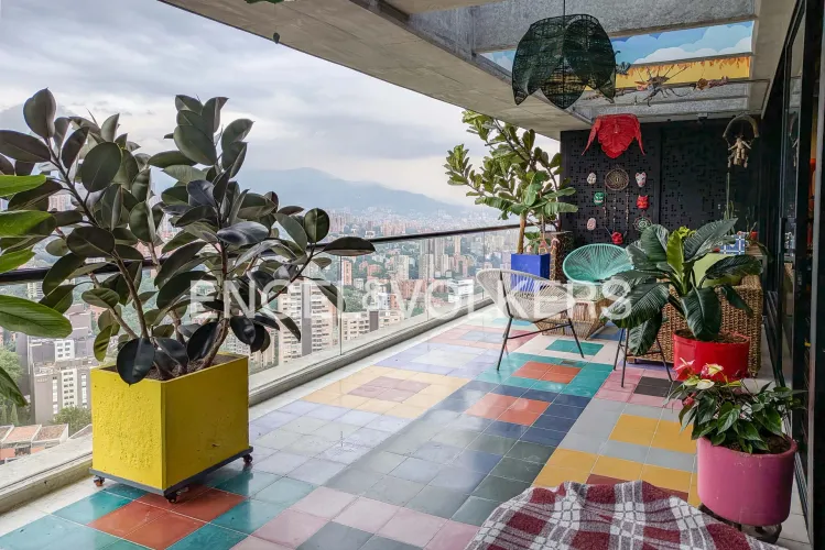 Apartamento de 2 alcobas en venta en Altos Del Poblado, Medellín, 141 m² · foto 9 de 12