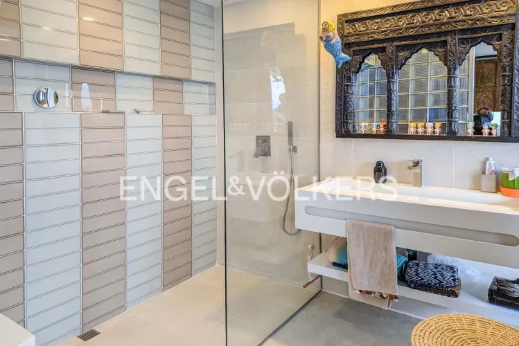 Apartamento de 2 alcobas en venta en Altos Del Poblado, Medellín, 141 m² · foto 8 de 12