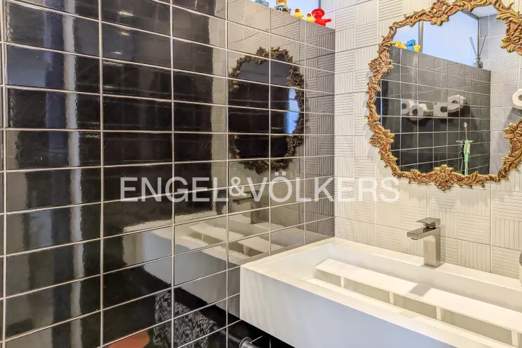Apartamento de 2 alcobas en venta en Altos Del Poblado, Medellín, 141 m² · foto 5 de 12