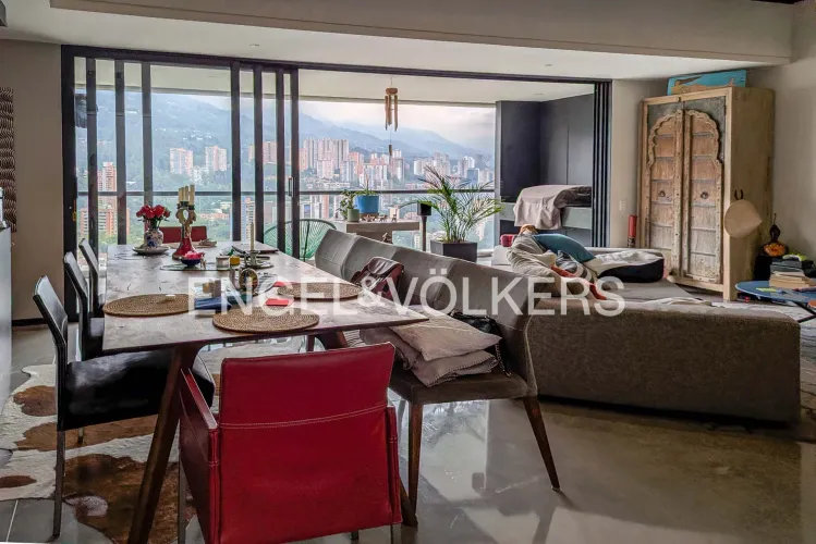 Apartamento de 2 alcobas en venta en Altos Del Poblado, Medellín, 141 m² · foto 3 de 12