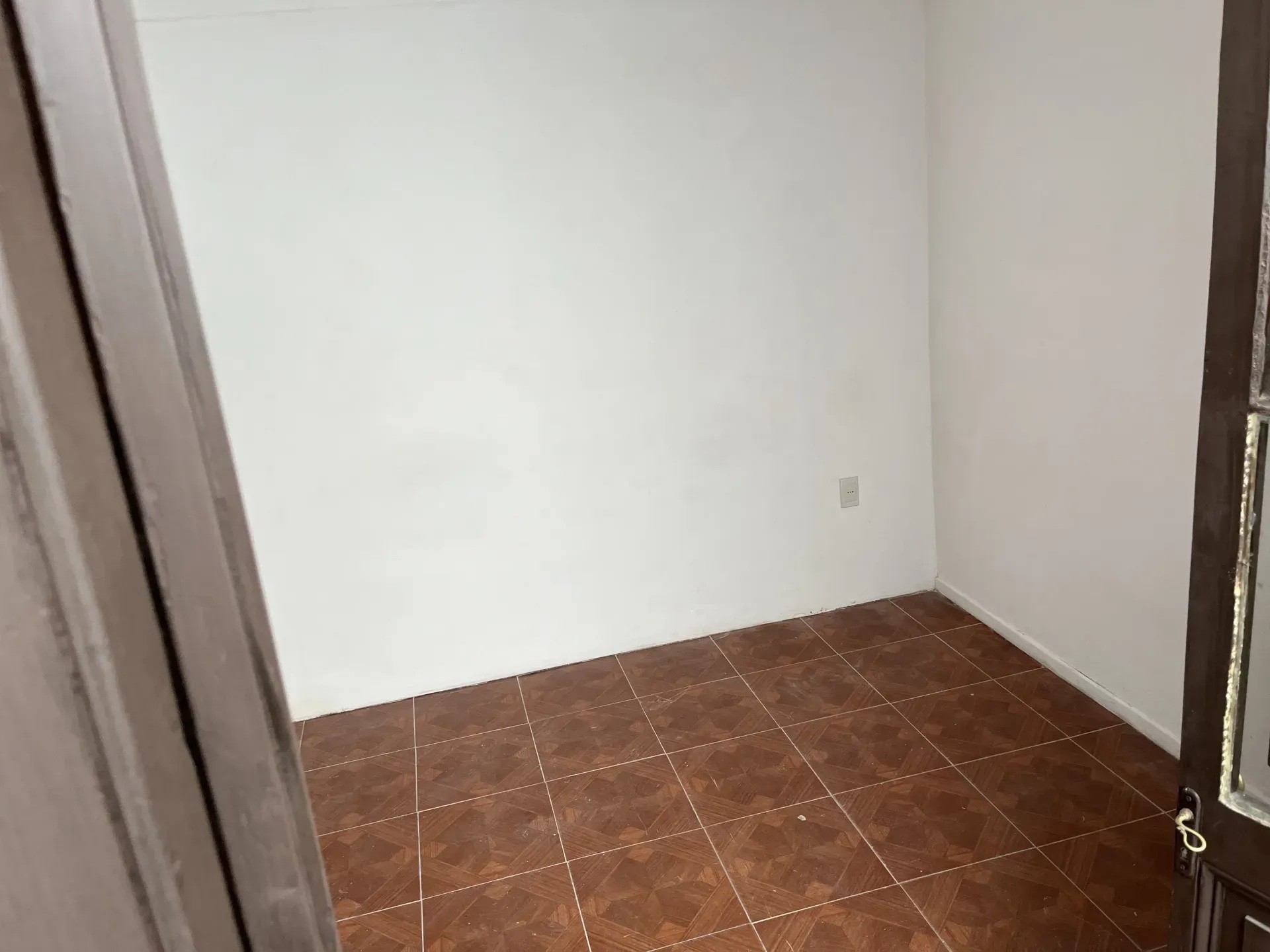 ALQUILER EN LA UNION DE 4 DORMITORIOS, PLANTA BAJA AL FRENTE, PATIO Y JARDIN, PARRILLERO · Foto 10