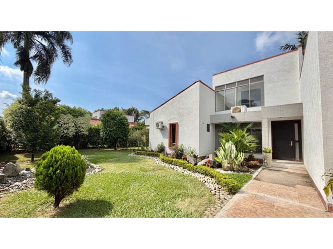 Casa de 4 alcobas en venta en La Morada, Jamundí, 311 m² · foto 2 de 24