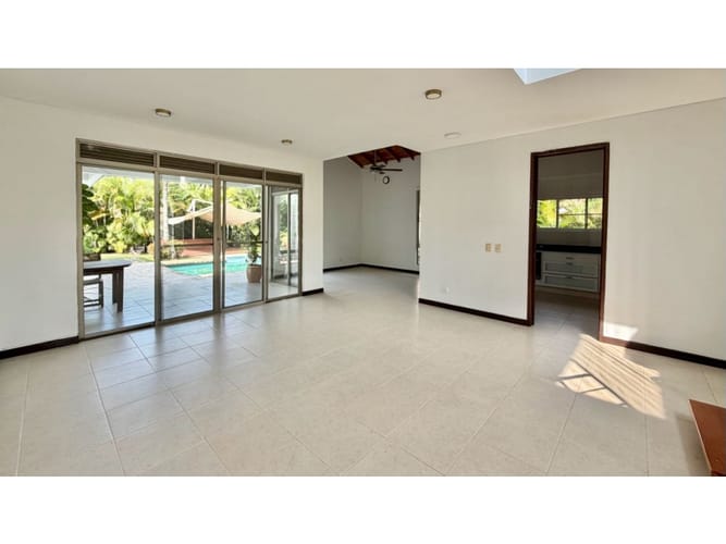 Casa de 4 alcobas en venta en La Morada, Jamundí, 311 m² · foto 4 de 24