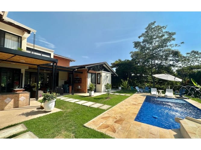Casa de 4 alcobas en venta en Verde Horizonte, Jamundí, 324 m² · foto 2 de 24