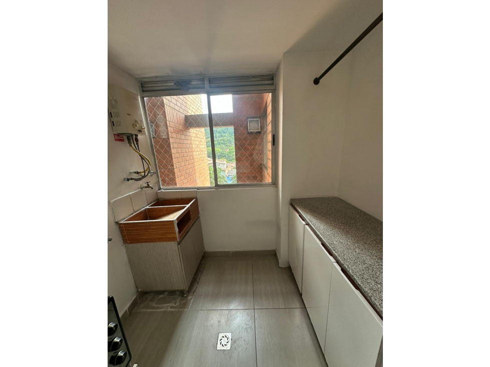 Apartamento en venta en Los Colores, Medellín · foto 4 de 17