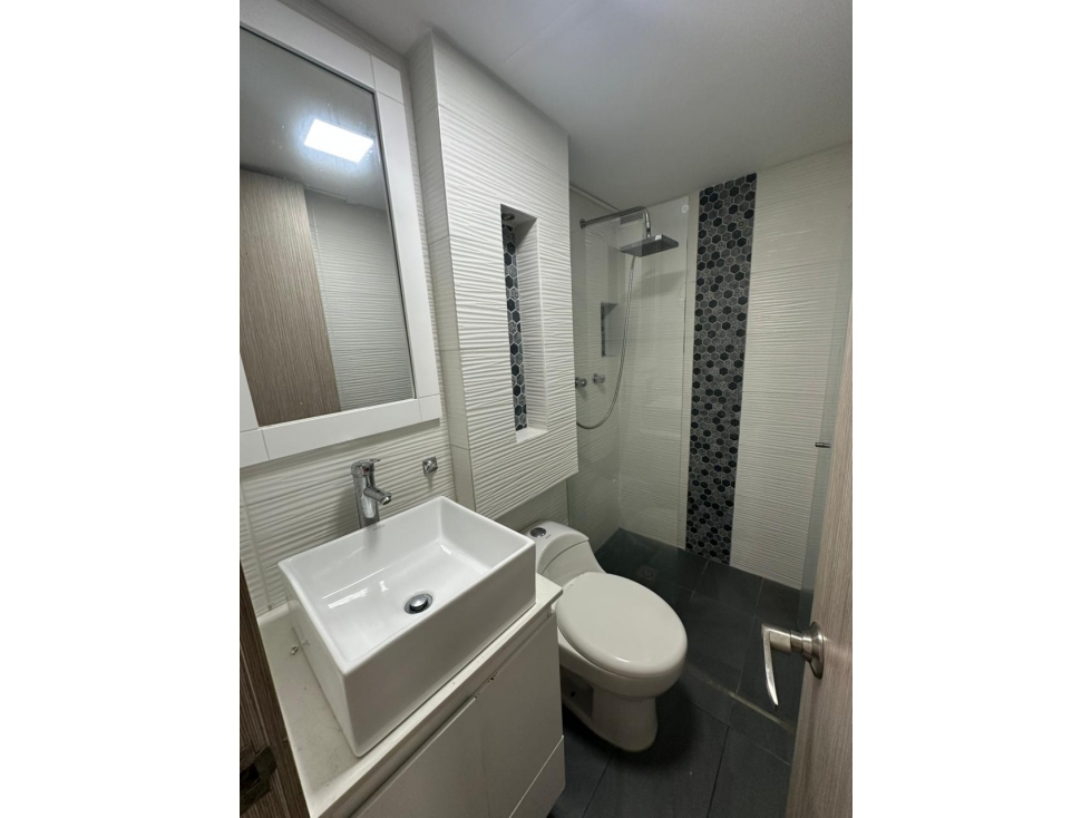Apartamento en venta en Los Colores, Medellín · foto 6 de 17