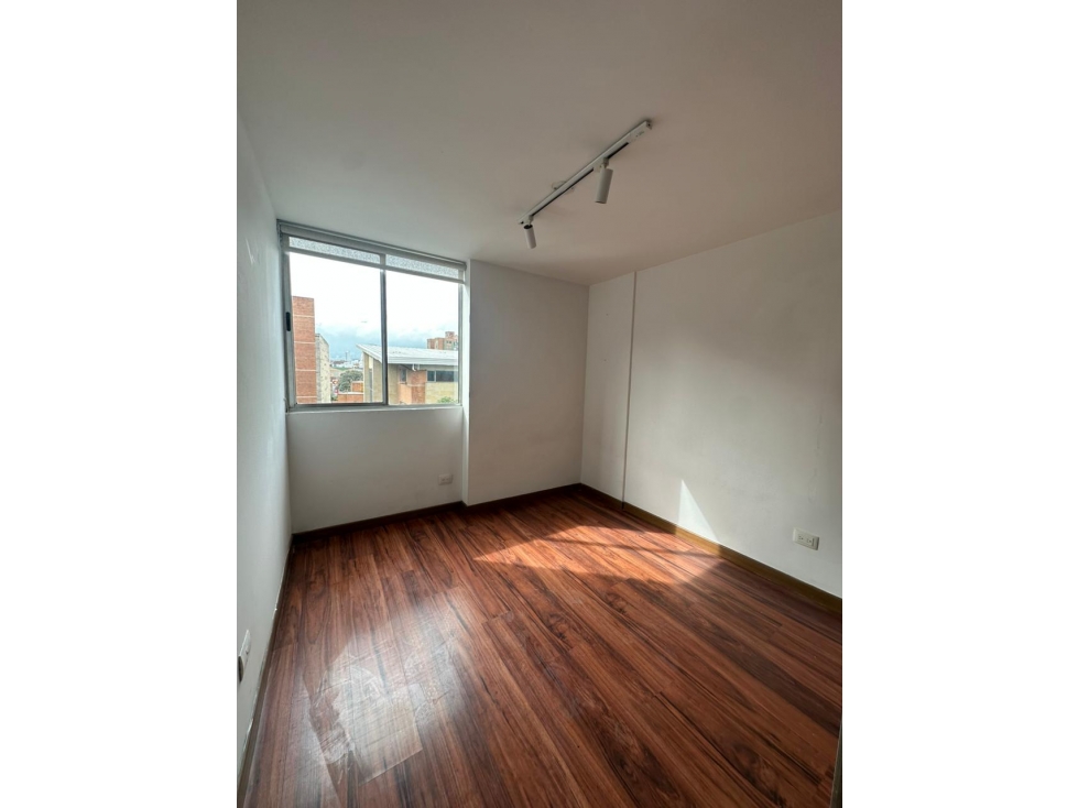 Apartamento en venta en Los Colores, Medellín · foto 8 de 17