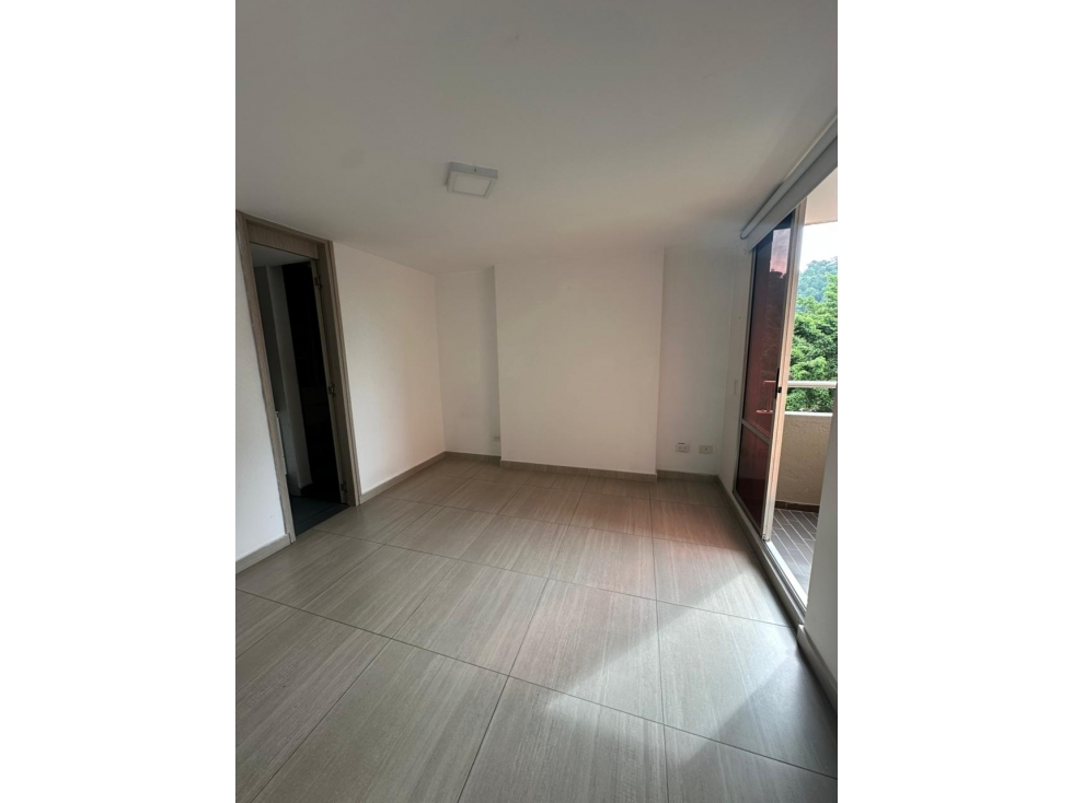 Apartamento en venta en Los Colores, Medellín · foto 11 de 17