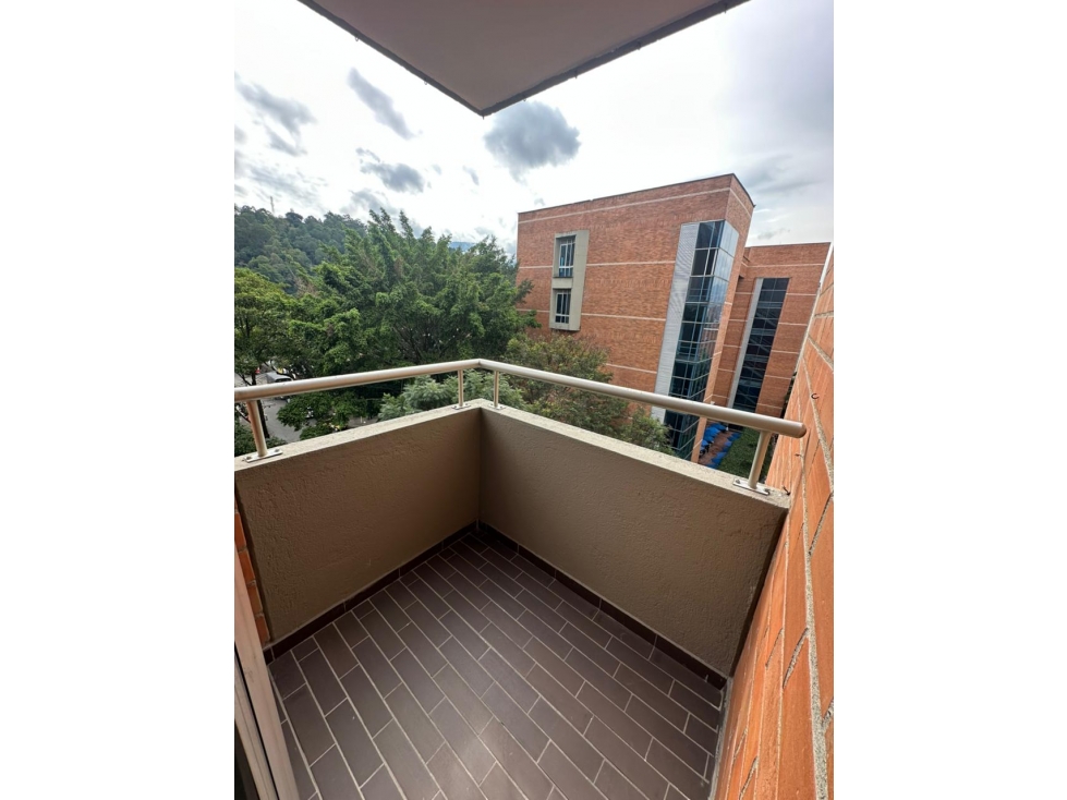 Apartamento en venta en Los Colores, Medellín · foto 13 de 17