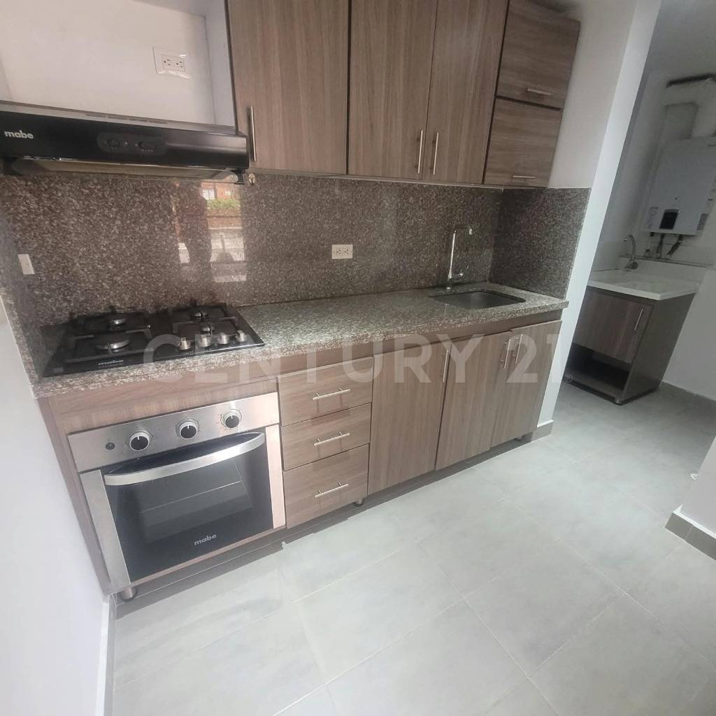 Apartamento en arriendo en Hayuelos, Bogotá · foto 3 de 14
