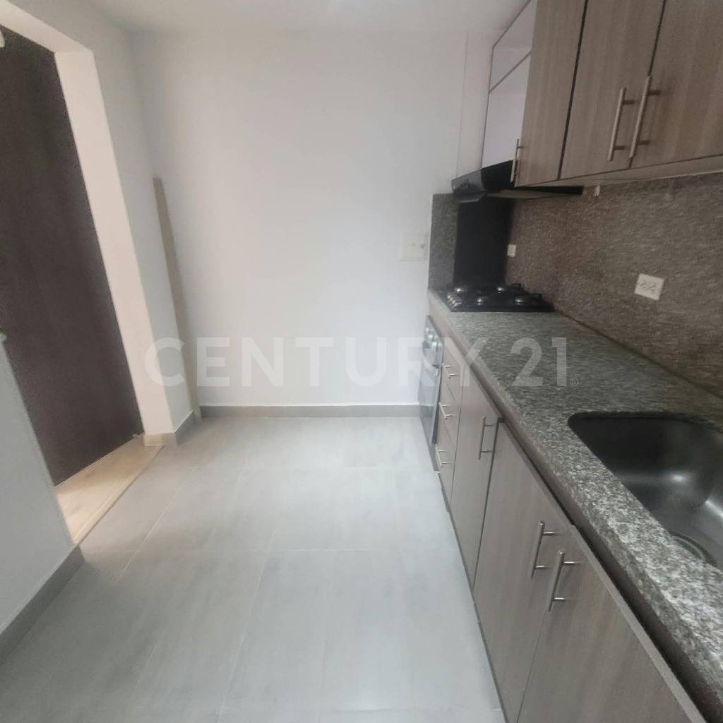 Apartamento en arriendo en Hayuelos, Bogotá · foto 4 de 14