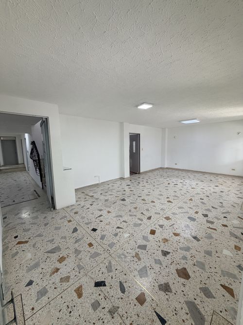 Casa de 5 alcobas en arriendo en Santa Isabel, Cali, 350 m² · foto 3 de 24