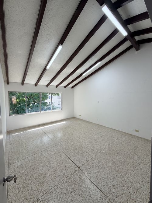 Casa de 5 alcobas en arriendo en Santa Isabel, Cali, 350 m² · foto 23 de 24
