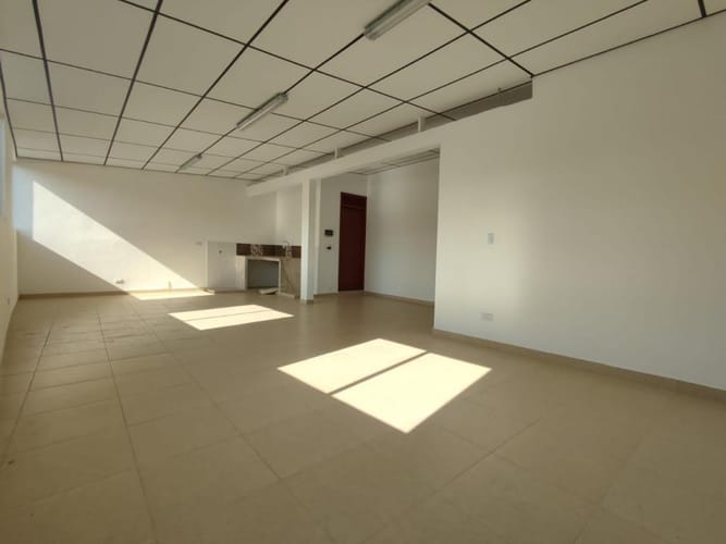 Edificio en arriendo en Guayaquil, Cali, 227 m² · foto 8 de 17