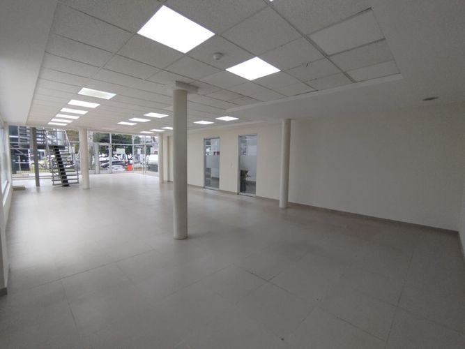 Local en arriendo en Ciudad Jardin, Cali, 272 m² · foto 8 de 24