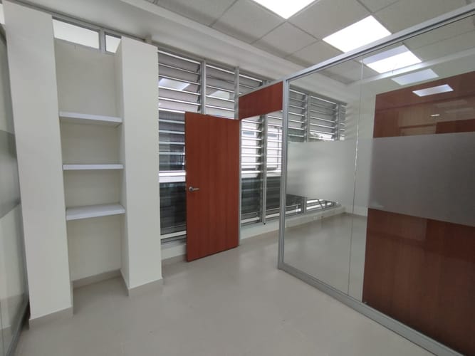 Local en arriendo en Ciudad Jardin, Cali, 272 m² · foto 17 de 24