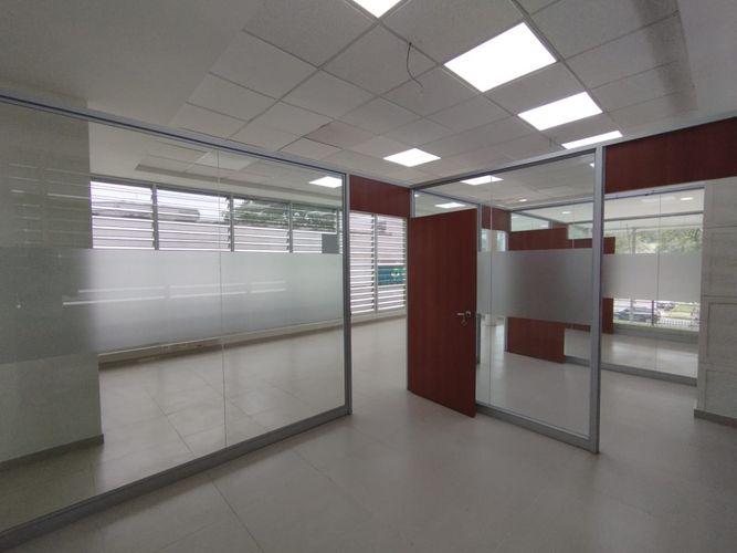 Local en arriendo en Ciudad Jardin, Cali, 272 m² · foto 19 de 24