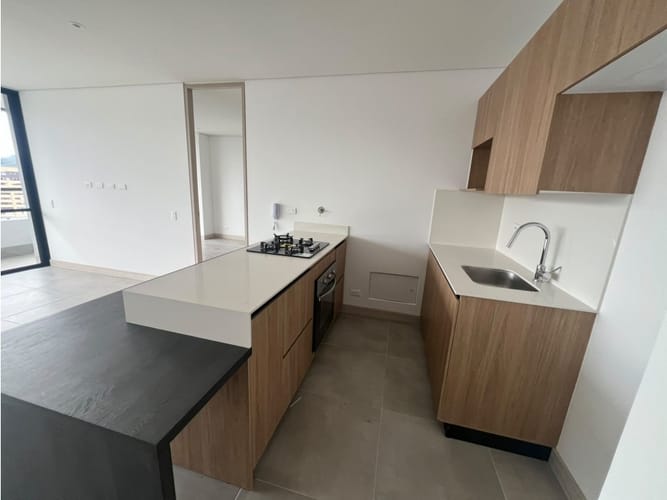 Apartamento de 2 alcobas en arriendo en Los Balsos, Medellín, 89 m² · foto 3 de 20