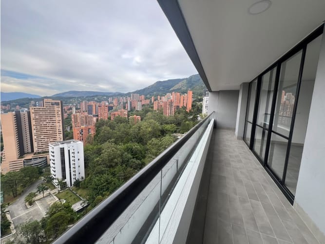 Apartamento de 2 alcobas en arriendo en Los Balsos, Medellín, 89 m² · foto 7 de 20